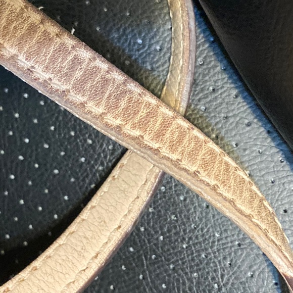 Michael Kors purse - Picture 4 of 10